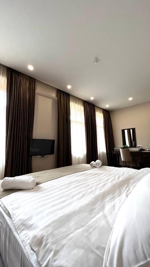 Sota Metekhi Hotel Tbilisi Buitenkant foto