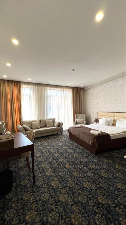 Sota Metekhi Hotel Tbilisi Buitenkant foto