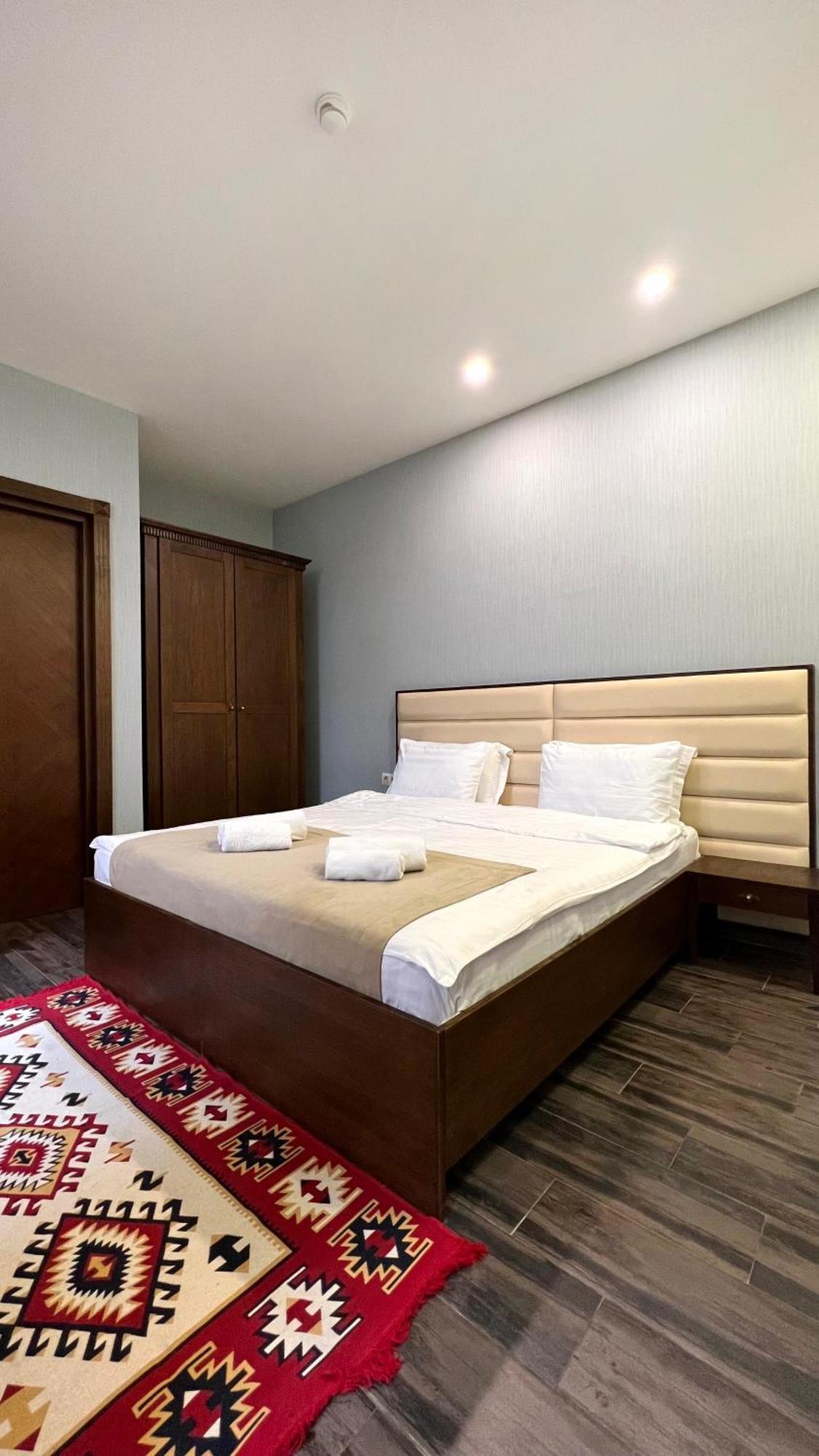 Sota Metekhi Hotel Tbilisi Buitenkant foto