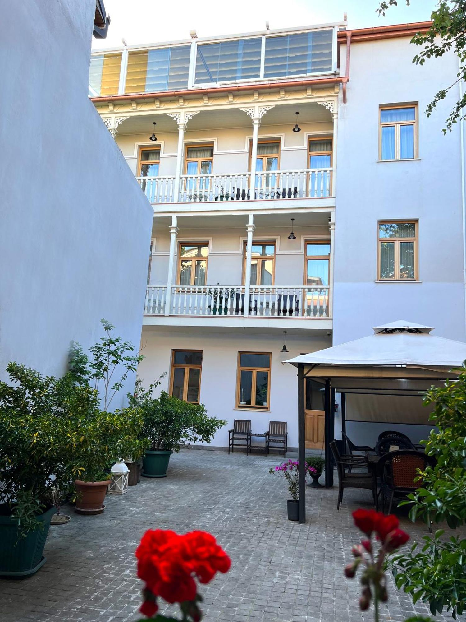 Sota Metekhi Hotel Tbilisi Buitenkant foto