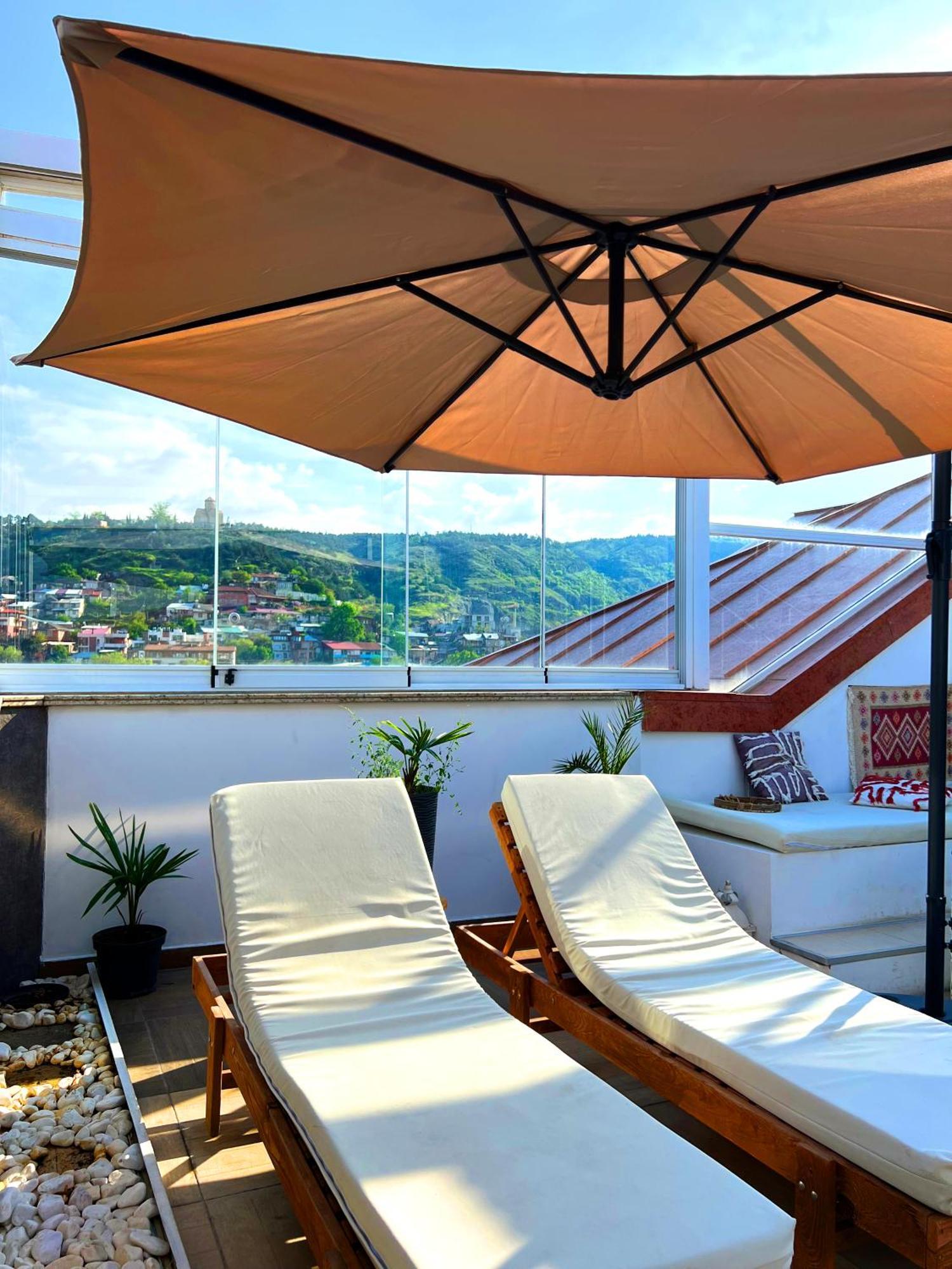 Sota Metekhi Hotel Tbilisi Buitenkant foto