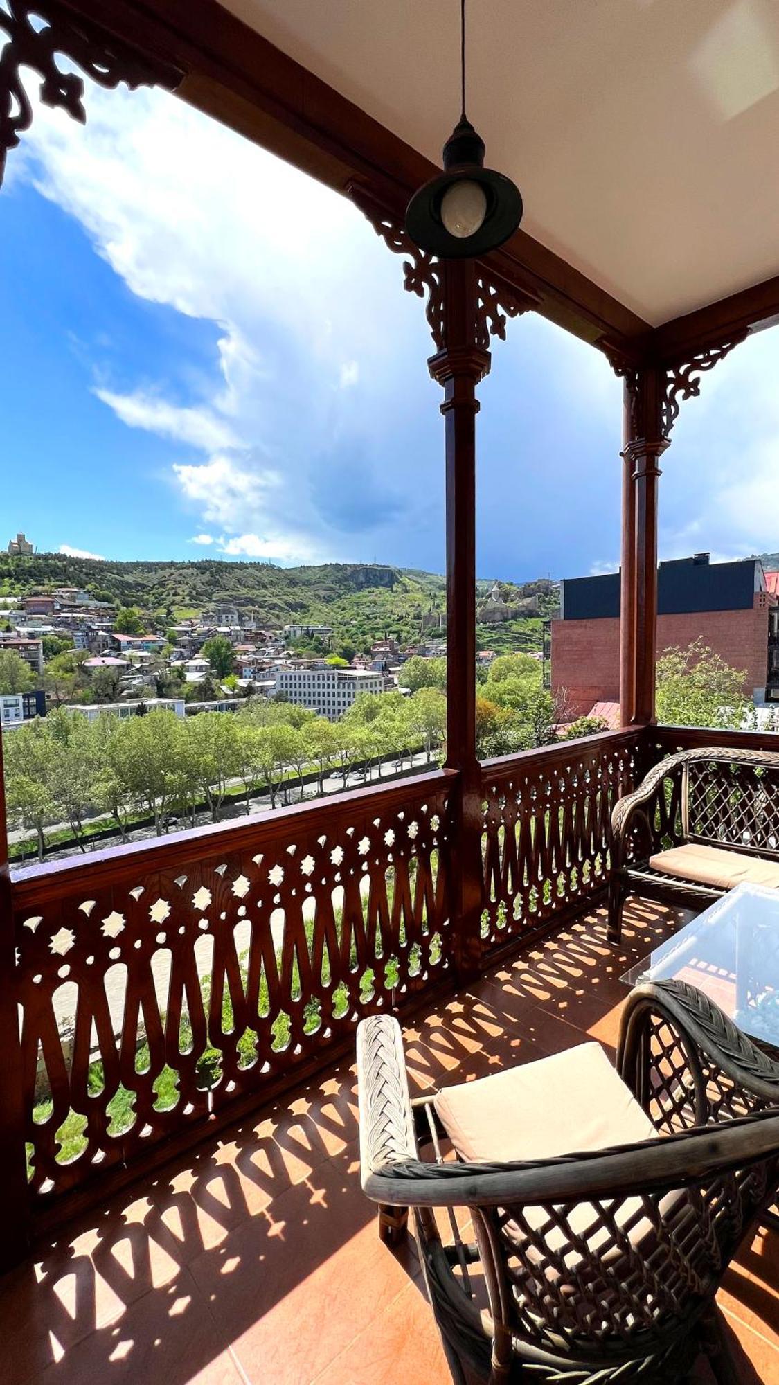 Sota Metekhi Hotel Tbilisi Buitenkant foto
