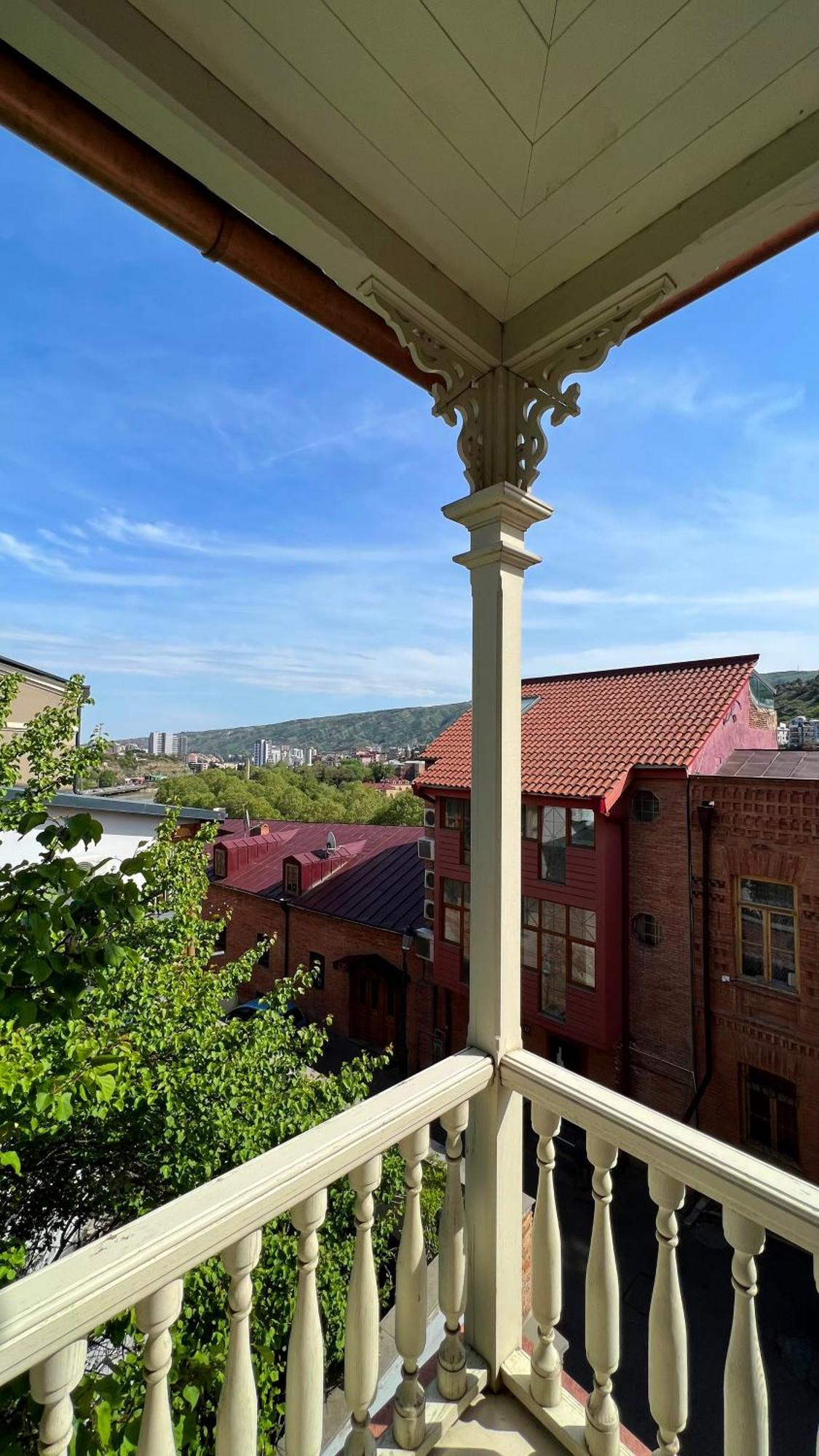 Sota Metekhi Hotel Tbilisi Buitenkant foto